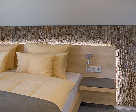 Hotel design with wood details, Freund GmbH Bark House® poplar bark, shingles, Seehotel Wiesler, Titisee-Neustadt